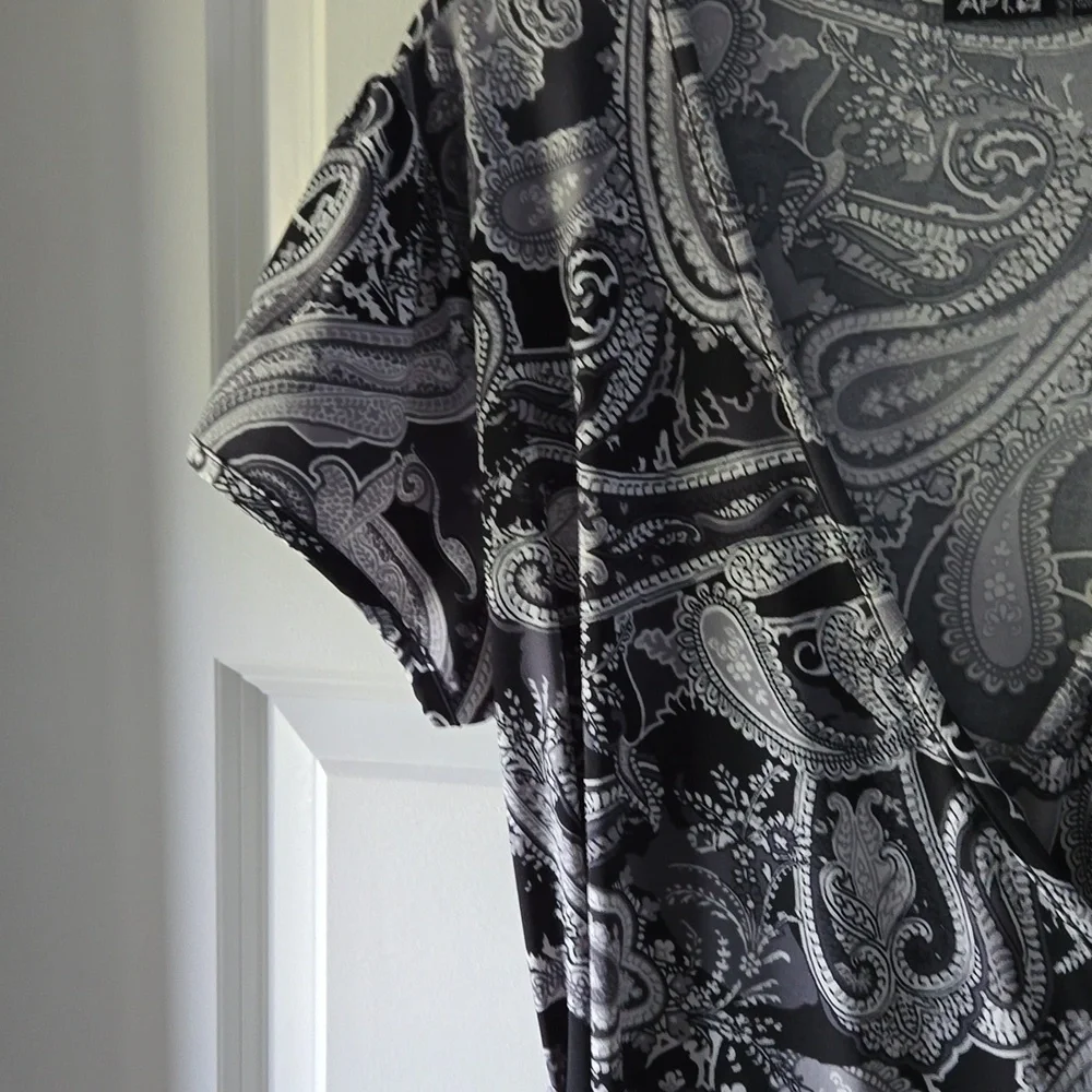 Dress - Picture 3 of 7